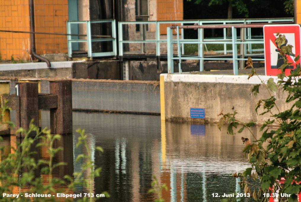 Hochwasser- 2013_06_12-003-Parey-Schleuse.jpg